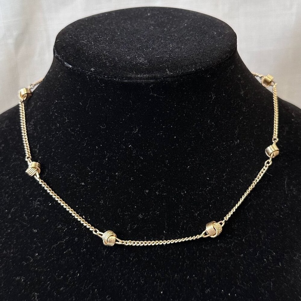 Vintage 1977 Avon Gold Tone Knot Station Necklace